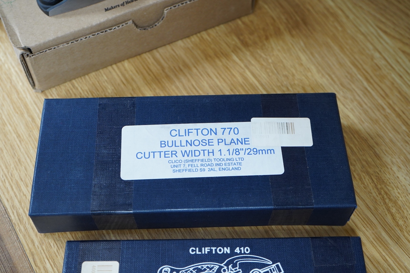 Two boxed modern Clifton planes; a Clifton 410 shoulder plane, 18mm wide, together with a Clifton 770 bullnose plane, 29mm wide (2)
